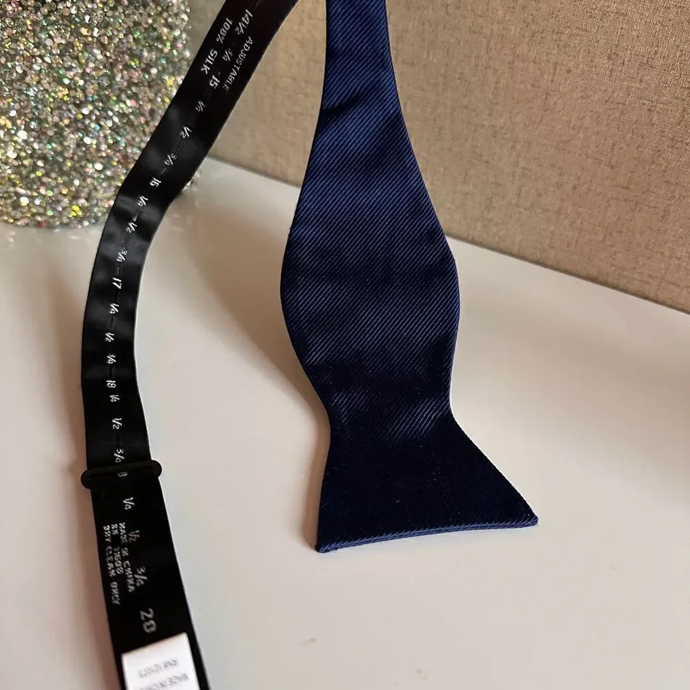 Classic Navy Blue Silk Bow Tie - Timeless Elegance